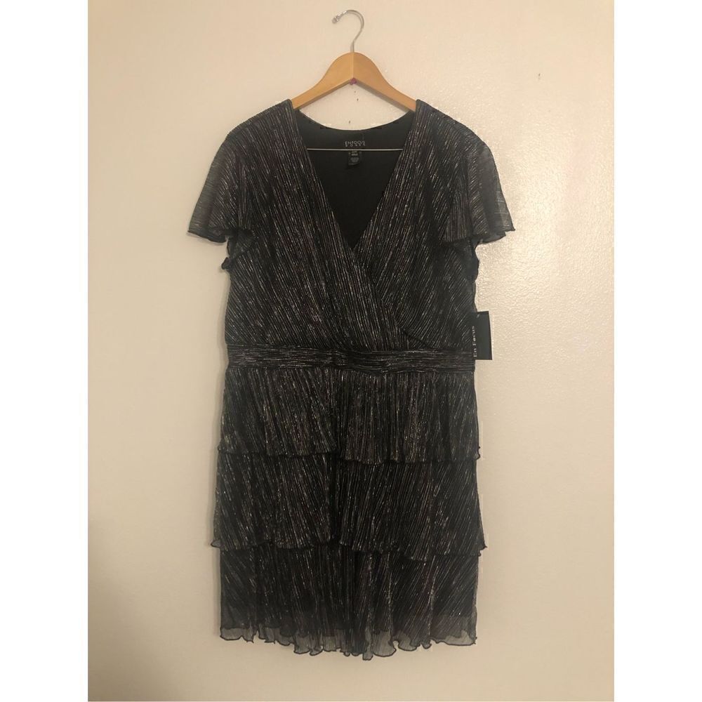 5/$25 SALE Brand New Enfocus Women’s Tiered V Cut Metallic Mini Dress Flutter